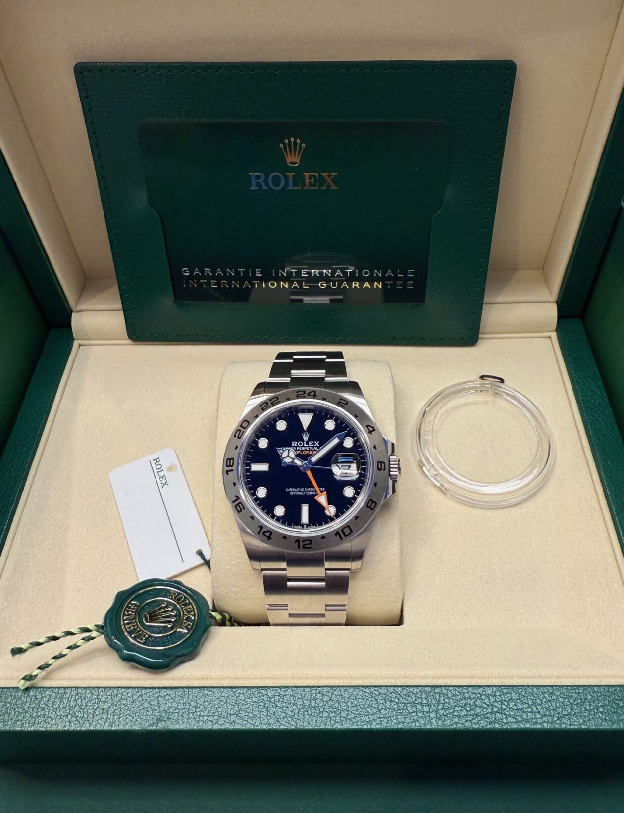 Rolex Explorer II, 226570 schwarz, 2025 NEU ungetragen, Stickers